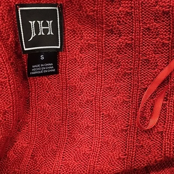 Women's Dress Sweater Cable-Knit V-Neck. - Picture 7 of 7